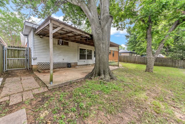 1916 Valley Lane, Arlington, TX 76013