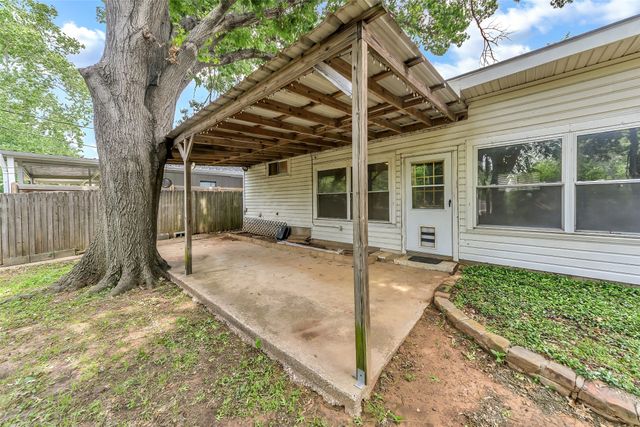 1916 Valley Lane, Arlington, TX 76013