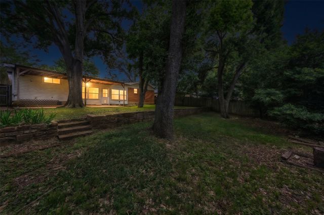 1916 Valley Lane, Arlington, TX 76013