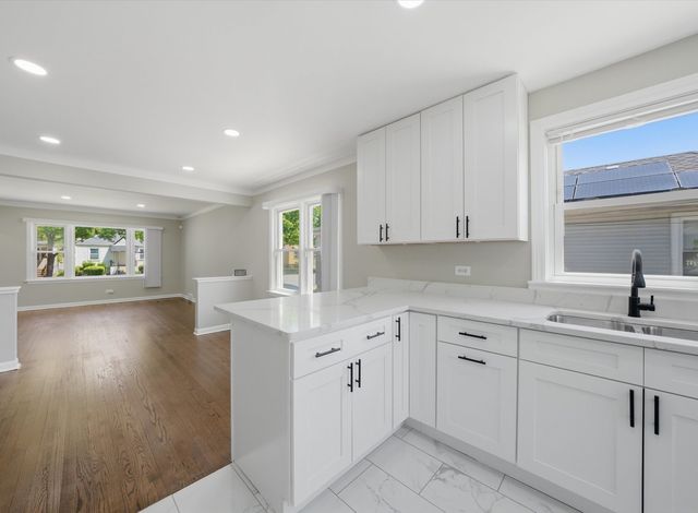 13116 S Avenue O Avenue, Chicago, IL 60633