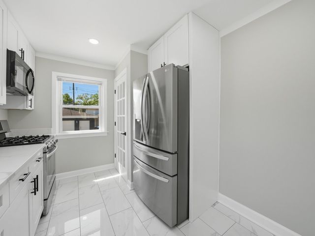 13116 S Avenue O Avenue, Chicago, IL 60633
