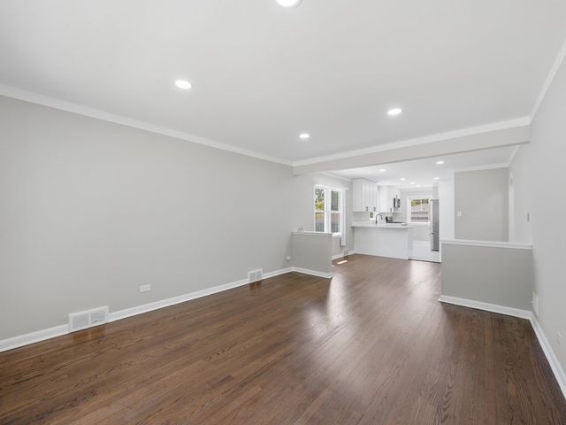 13116 S Avenue O Avenue, Chicago, IL 60633