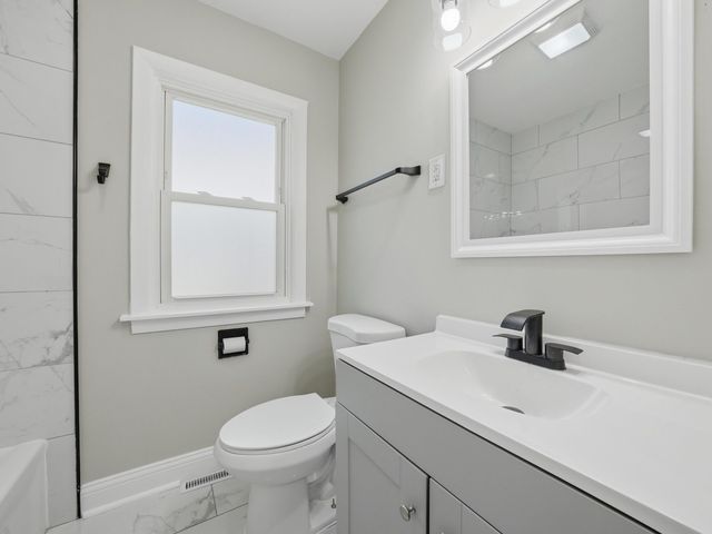 13116 S Avenue O Avenue, Chicago, IL 60633