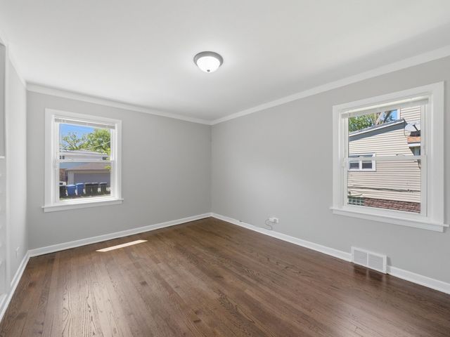 13116 S Avenue O Avenue, Chicago, IL 60633