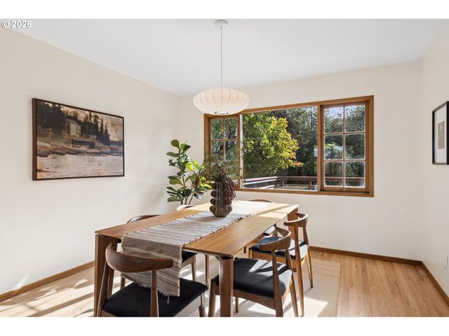 14014 Ne ROSE Pkwy, Portland, OR 97230