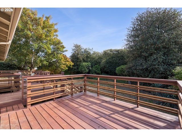14014 Ne ROSE Pkwy, Portland, OR 97230