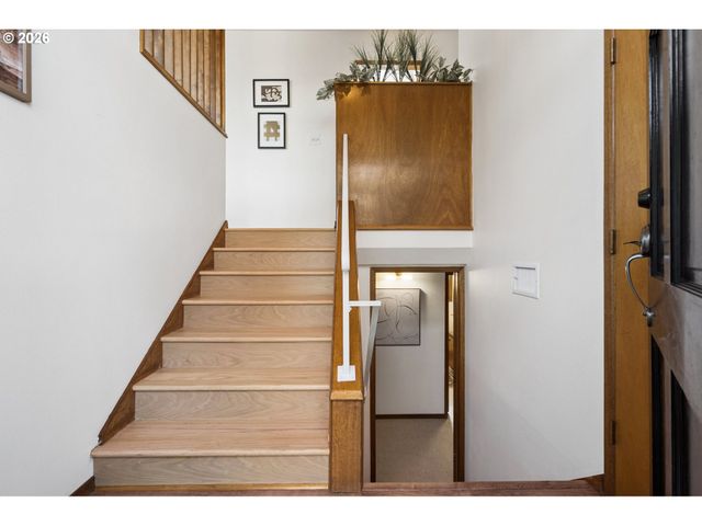 14014 Ne ROSE Pkwy, Portland, OR 97230