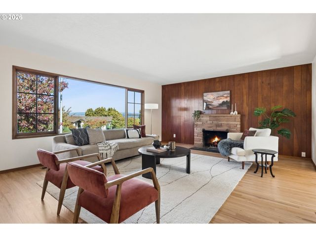 14014 Ne ROSE Pkwy, Portland, OR 97230