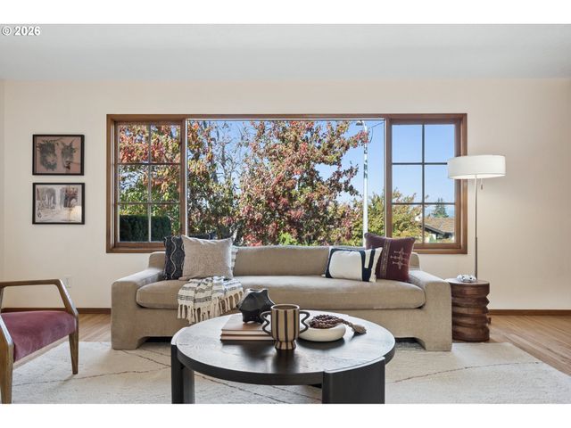 14014 Ne ROSE Pkwy, Portland, OR 97230