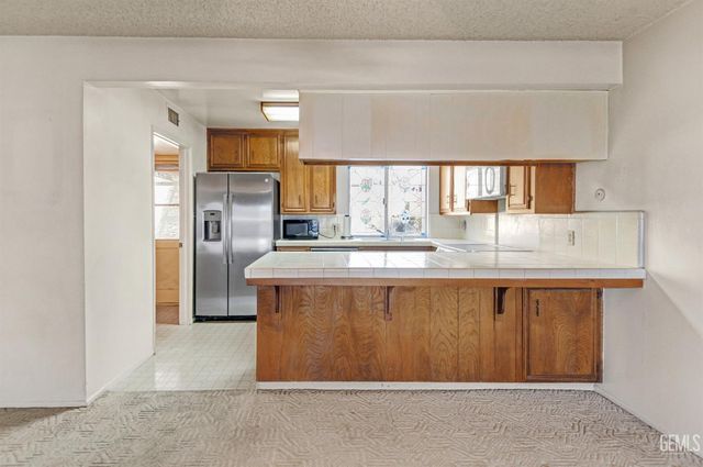 800 Lexington Street 3, Delano, CA 93215