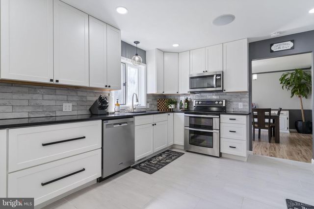 1220 HOLLYBERRY CT, Huntingtown, MD 20639