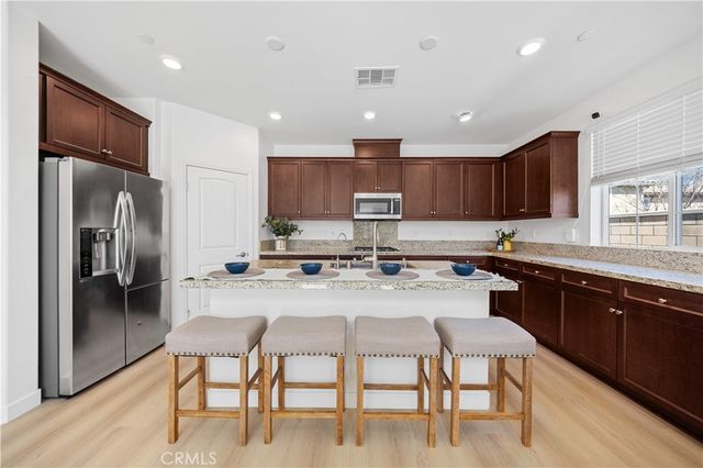 7047 Montecito, Eastvale, CA 92880