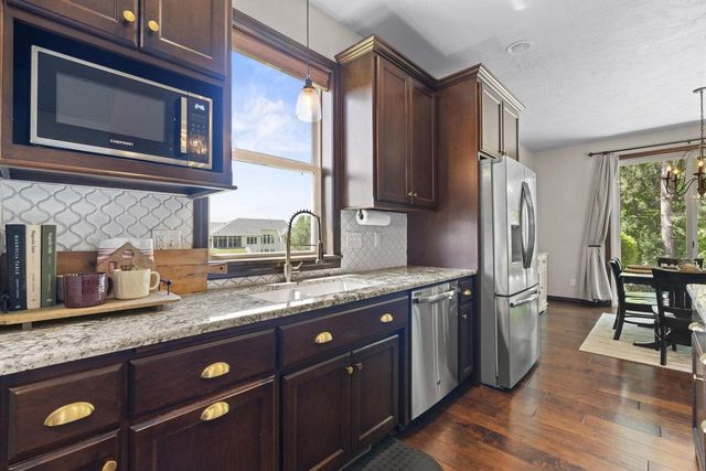 W7574 CROSS COUNTRY LANE, Hortonville, WI 54944