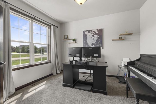 W7574 CROSS COUNTRY LANE, Hortonville, WI 54944
