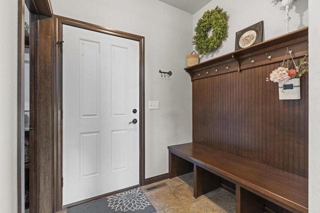 W7574 CROSS COUNTRY LANE, Hortonville, WI 54944