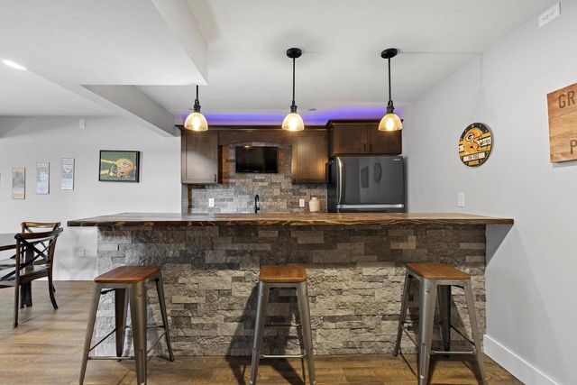 W7574 CROSS COUNTRY LANE, Hortonville, WI 54944