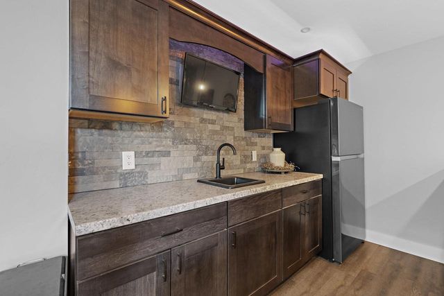 W7574 CROSS COUNTRY LANE, Hortonville, WI 54944