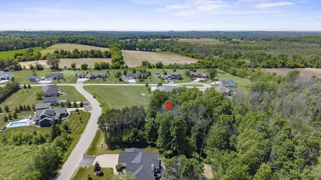 W7574 CROSS COUNTRY LANE, Hortonville, WI 54944