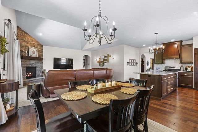 W7574 CROSS COUNTRY LANE, Hortonville, WI 54944