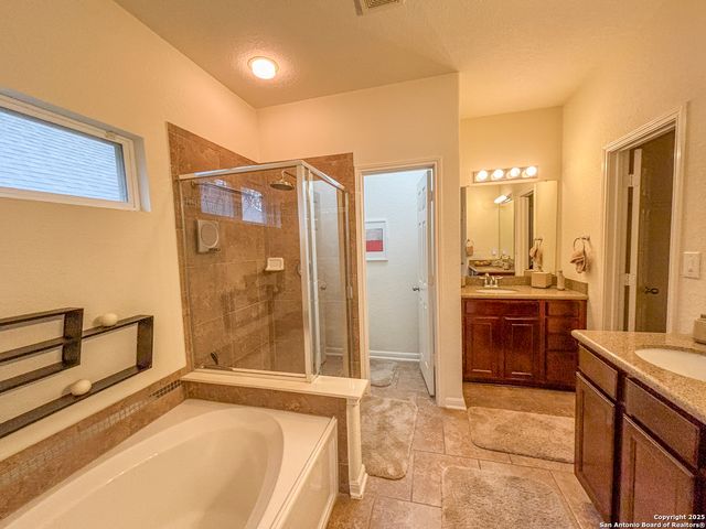 25010 Buttermilk Ln, San Antonio, TX 78255