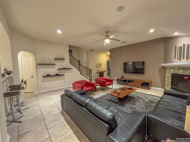 25010 Buttermilk Ln, San Antonio, TX 78255