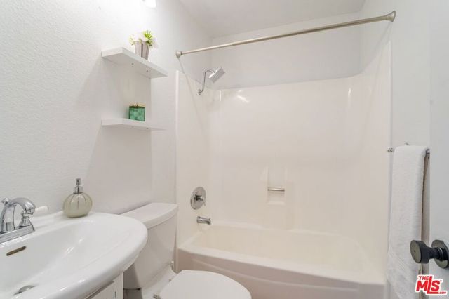 4852 Cabana Drive 202, Huntington Beach, CA 92649