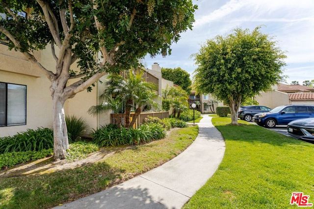 4852 Cabana Drive 202, Huntington Beach, CA 92649