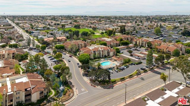 4852 Cabana Drive 202, Huntington Beach, CA 92649