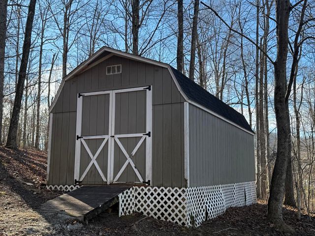 305 Halcomb Drive, Somerset, KY 42501