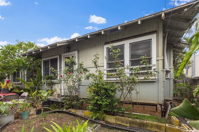 2013 Young Street, Honolulu, HI 96826