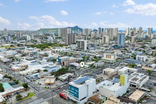 2013 Young Street, Honolulu, HI 96826
