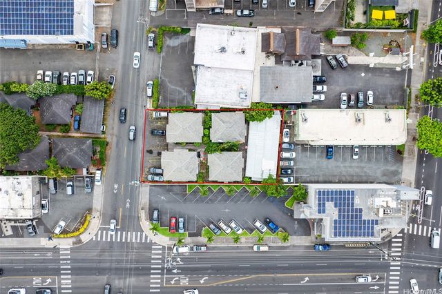 2013 Young Street, Honolulu, HI 96826