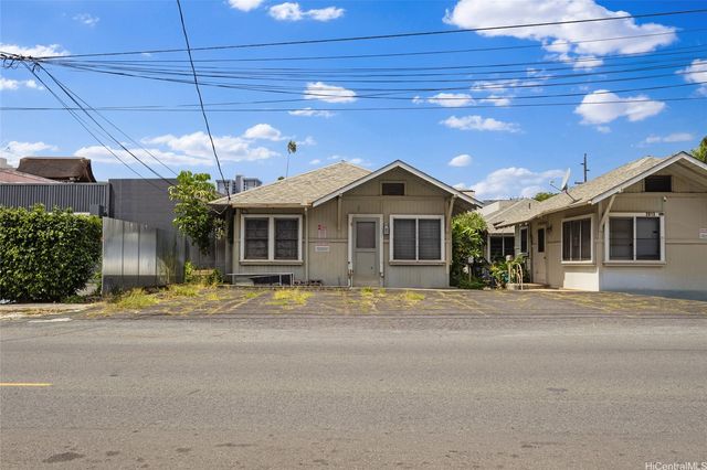 2013 Young Street, Honolulu, HI 96826