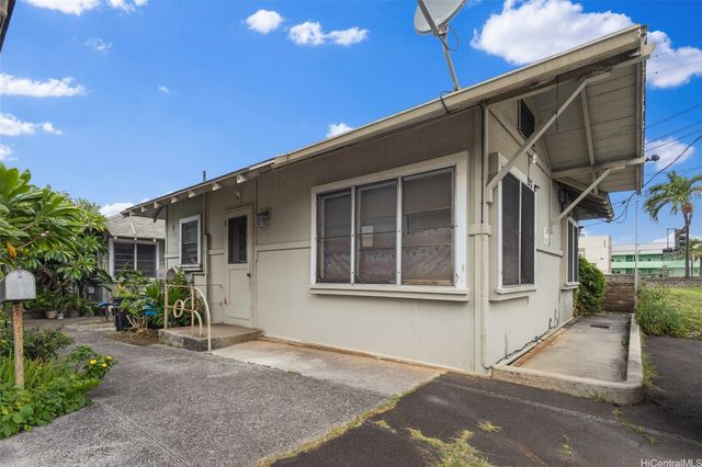 2013 Young Street, Honolulu, HI 96826