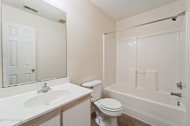 207 Pinegrove Court, Jacksonville, NC 28546