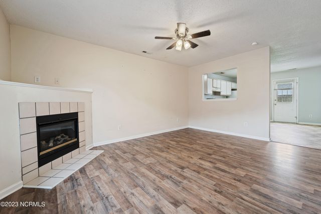 207 Pinegrove Court, Jacksonville, NC 28546
