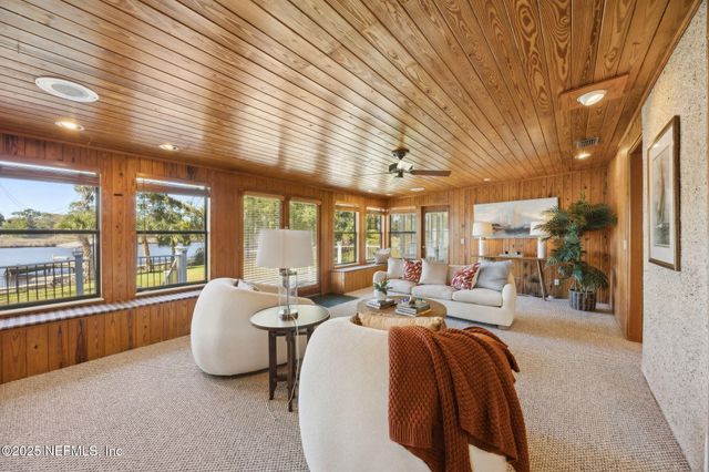 6750 OAKWOOD Drive, Jacksonville, FL 32211