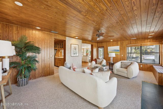 6750 OAKWOOD Drive, Jacksonville, FL 32211