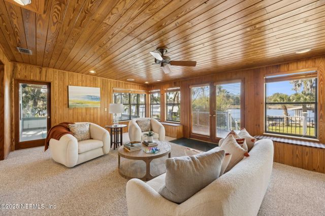 6750 OAKWOOD Drive, Jacksonville, FL 32211