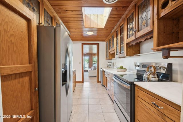 6750 OAKWOOD Drive, Jacksonville, FL 32211