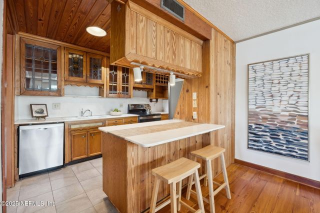 6750 OAKWOOD Drive, Jacksonville, FL 32211