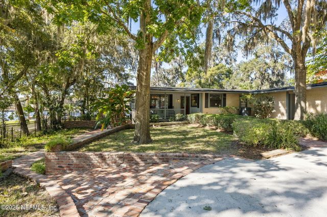 6750 OAKWOOD Drive, Jacksonville, FL 32211