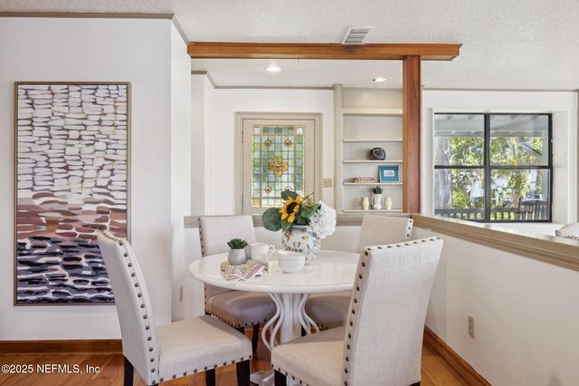 6750 OAKWOOD Drive, Jacksonville, FL 32211