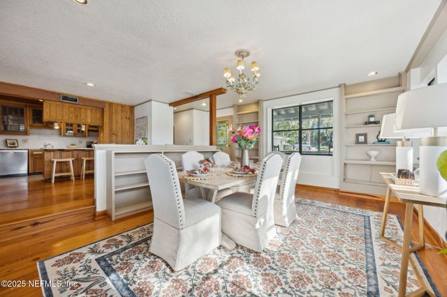 6750 OAKWOOD Drive, Jacksonville, FL 32211