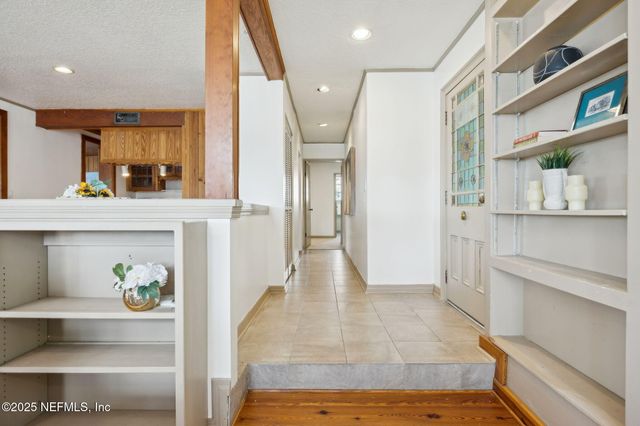 6750 OAKWOOD Drive, Jacksonville, FL 32211