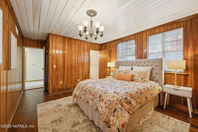 6750 OAKWOOD Drive, Jacksonville, FL 32211