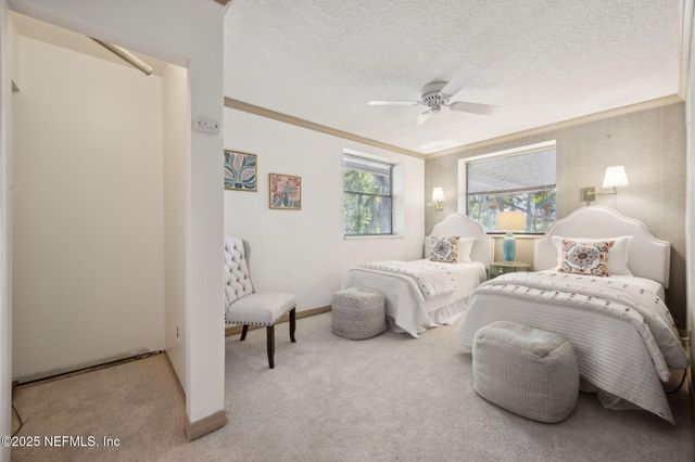 6750 OAKWOOD Drive, Jacksonville, FL 32211