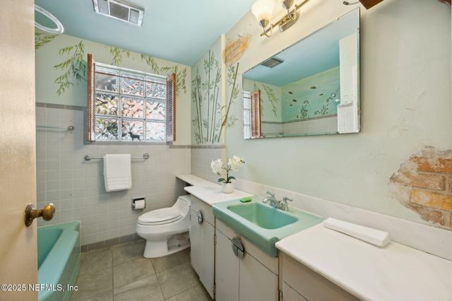 6750 OAKWOOD Drive, Jacksonville, FL 32211