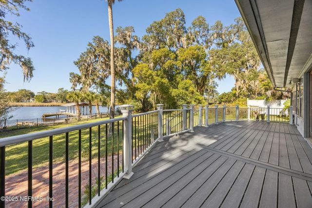 6750 OAKWOOD Drive, Jacksonville, FL 32211