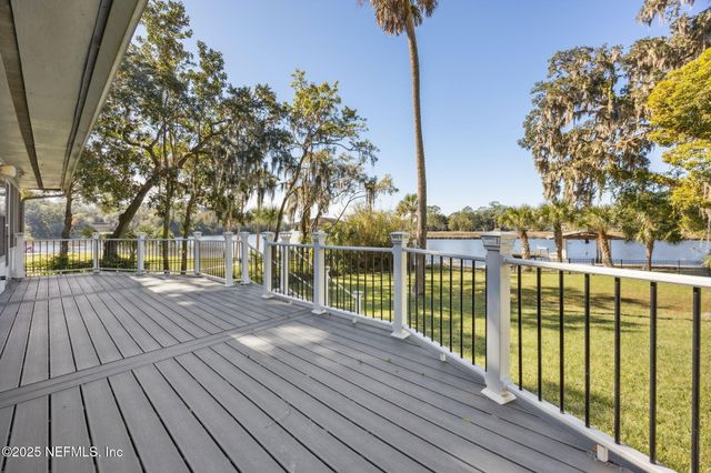 6750 OAKWOOD Drive, Jacksonville, FL 32211